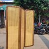 Bình phong M001B khung tối màu với mặt căng mây