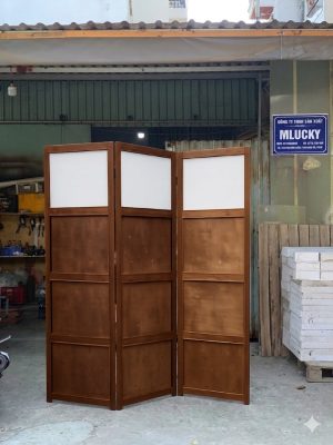 Bình phong M021 khung chia ô, phần trên sáng và phần dưới màu gỗ